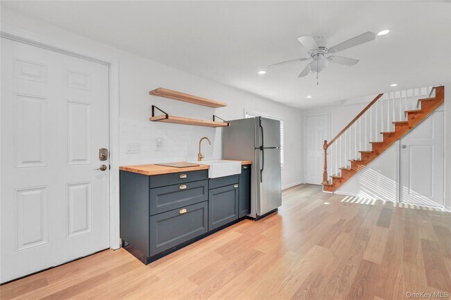 Building Photo - 70 Orchard Pl