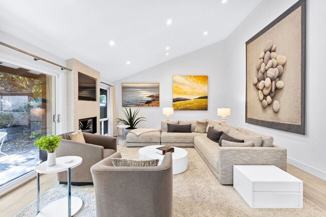 Building Photo - Stylish Condo in Desirable Alta Heights Neighborhood