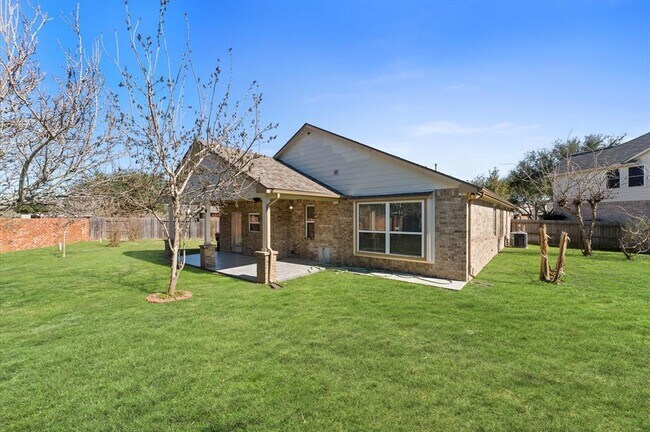 Building Photo - 7303 Enchanted Rock Ln