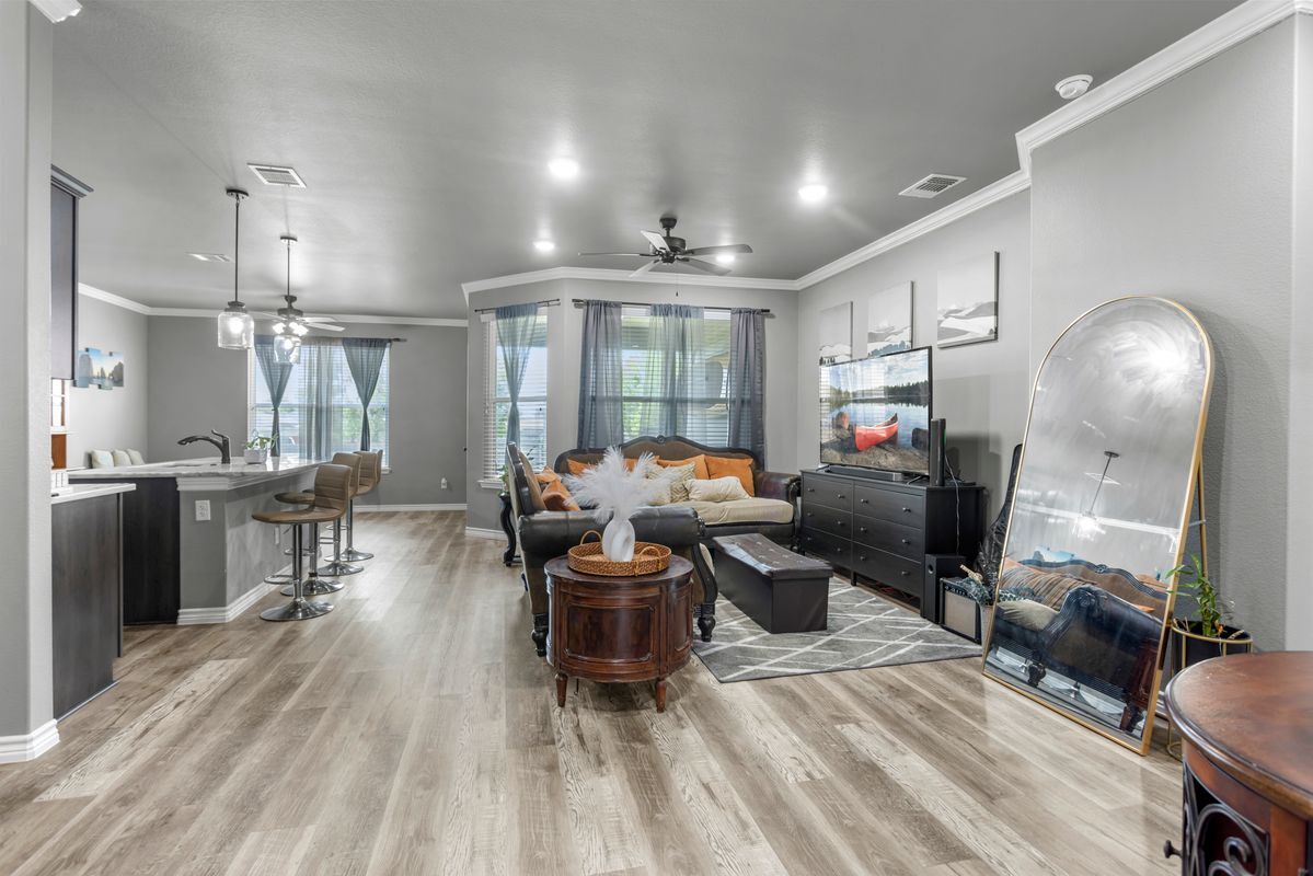 Building Photo - 2124 Blackhawk Lp