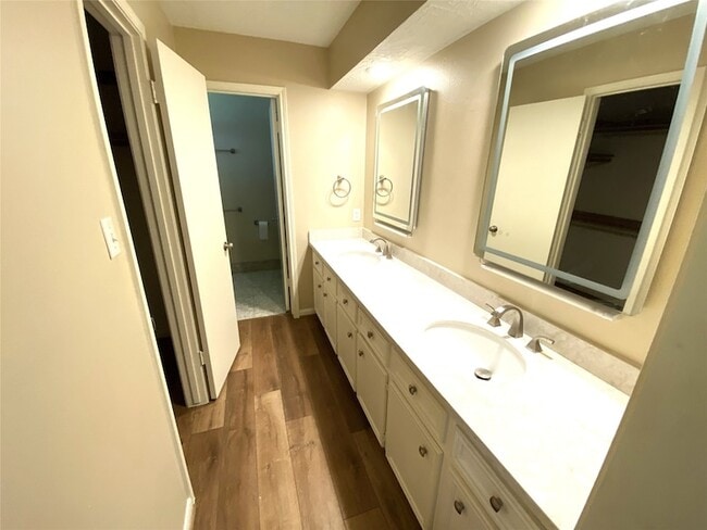 Building Photo - 22522 Smokey Hill Dr