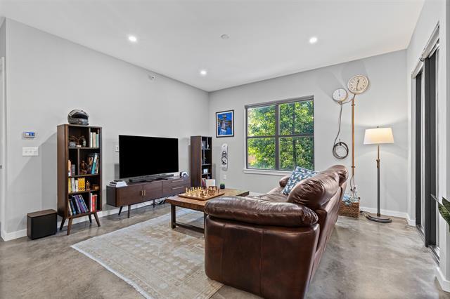 Building Photo - 2608 Museum Way