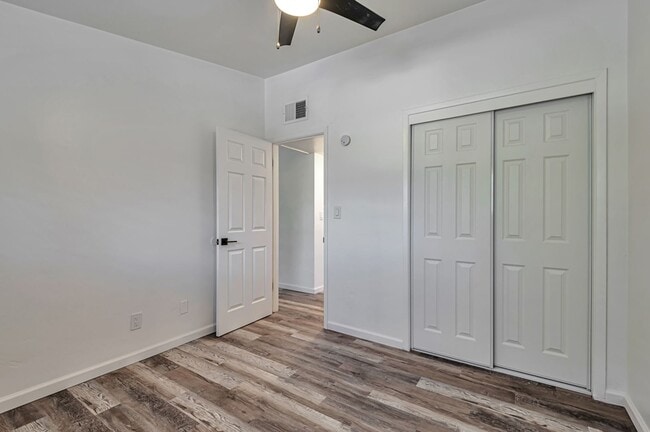 Building Photo - **First Month Free**