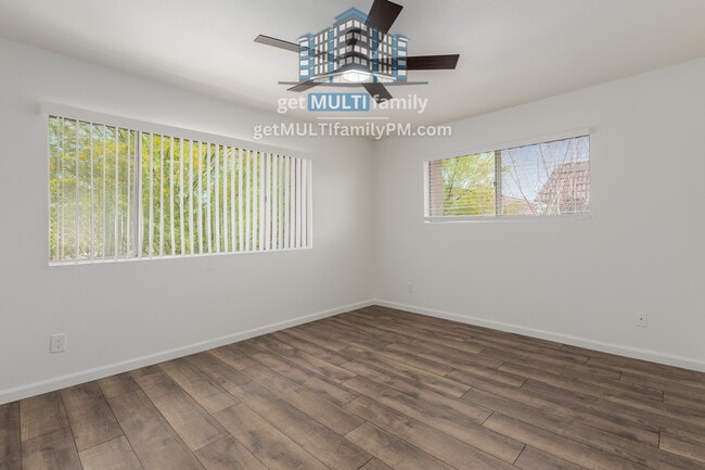 Building Photo - 700 W University Dr