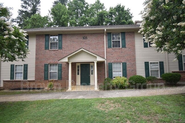 Primary Photo - 303 Hinsdale Ave
