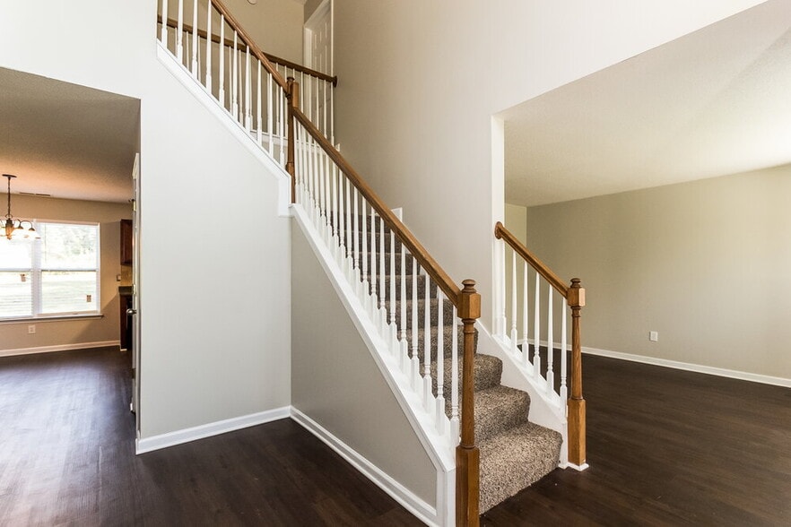 Building Photo - 412 Peterson Dr