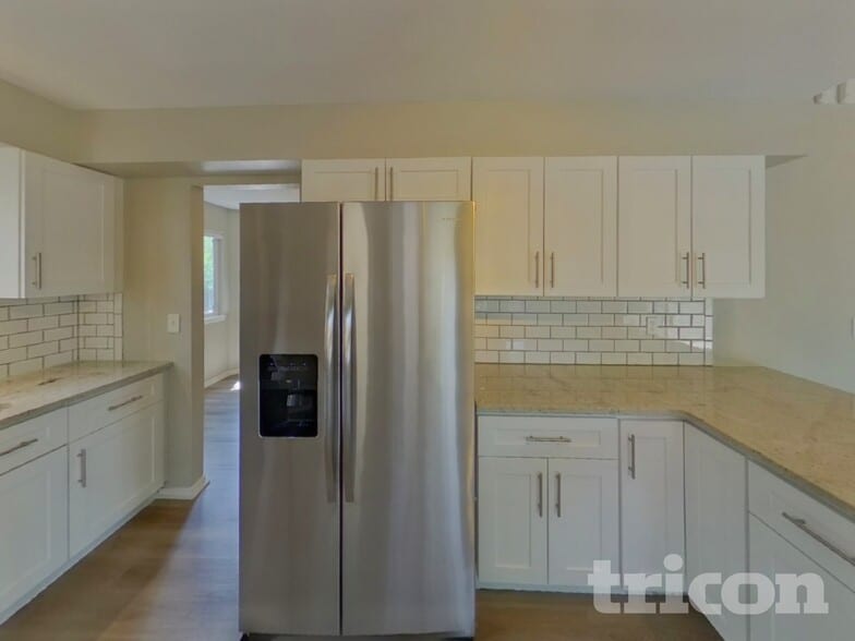 Building Photo - 6455 Montarbor Dr