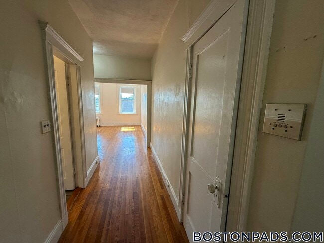 Building Photo - 9 Egremont Rd