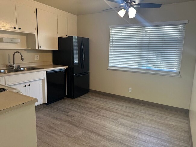 Building Photo - 871 El Cerrito Way