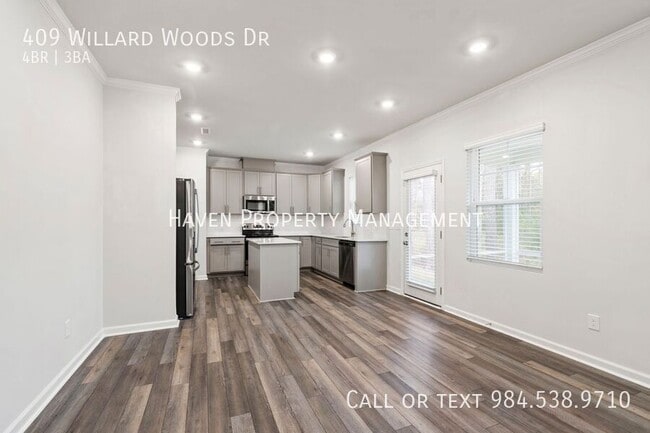 Building Photo - 409 Willard Wds Dr