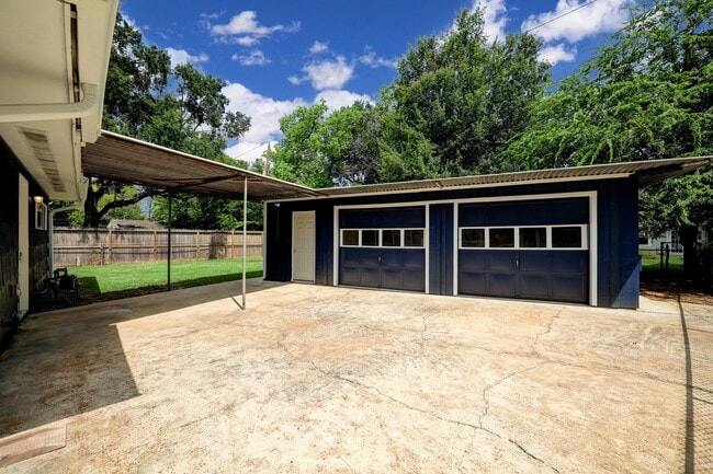 Building Photo - 5013 Verdome Ln
