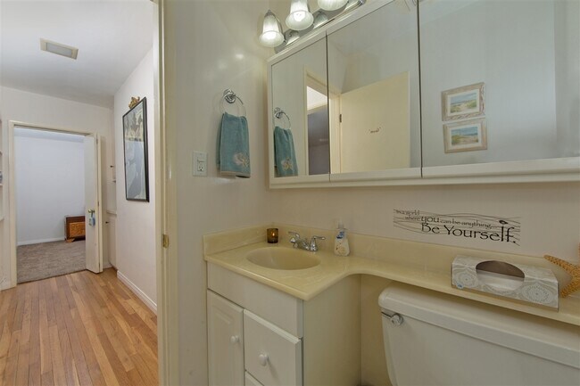 Building Photo - Bright 2BR/1.5BA Condo in Prime La Mesa Vi...