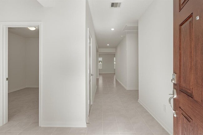 Building Photo - 7611 Royal Oasis Ln