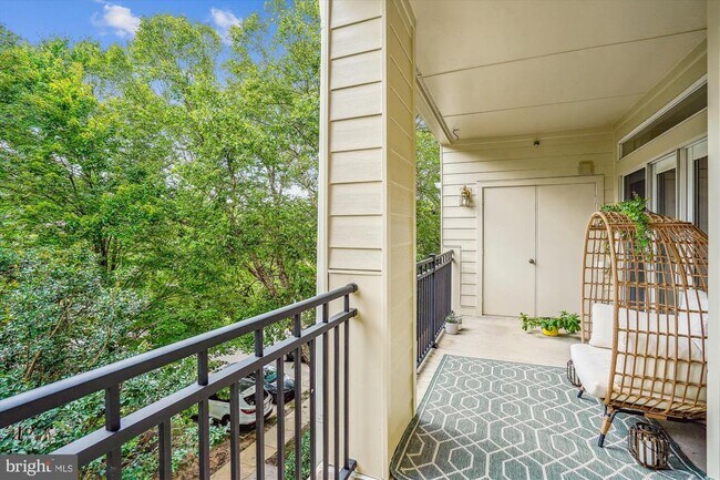 Building Photo - 1334 Garden Wall Cir