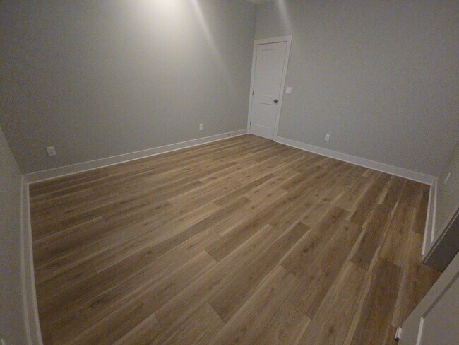 Building Photo - Modern 3-Bedroom Single-Family Home for Re...