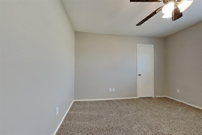 Building Photo - 7202 Winter Song Dr