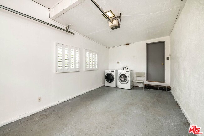Building Photo - 4309 Gentry Ave
