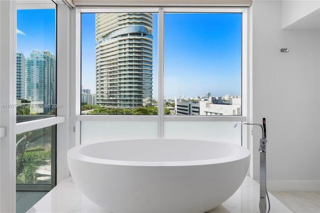 Building Photo - 450 Alton Rd