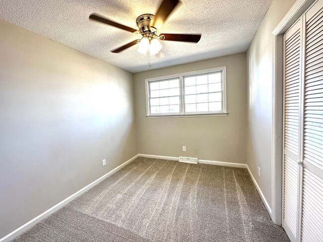 Building Photo - 4 Bedroom 2 Bath Home in Goose Creek