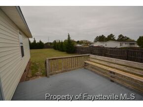 Building Photo - HUGE DETACHED GARAGE with 12' Door! 3 Bed/...
