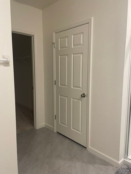 Building Photo - 3115 Marshall Dr