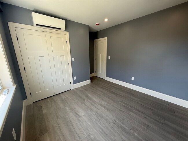 Building Photo - 598 Ocean St