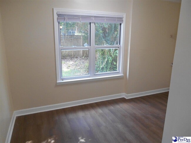 Building Photo - 1303 Virginia Acres