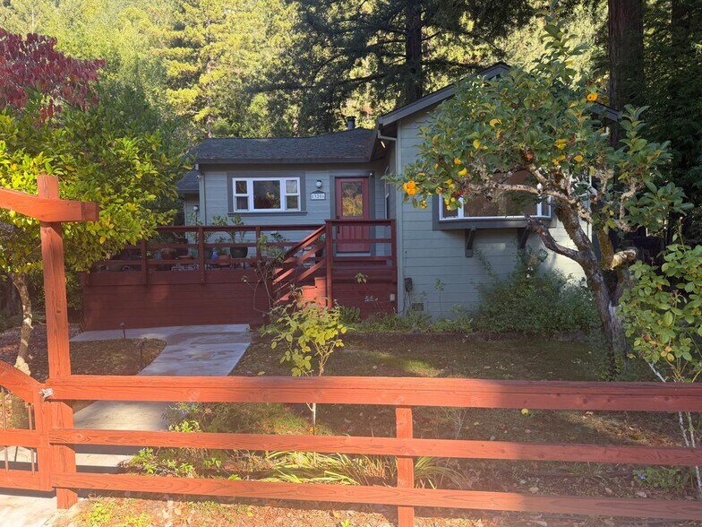 Primary Photo - 13206 Middleton Ave