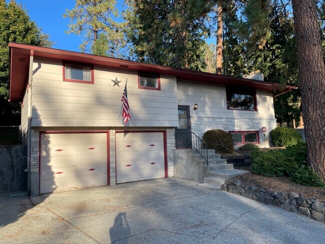 Building Photo - 7020 N Audubon Dr