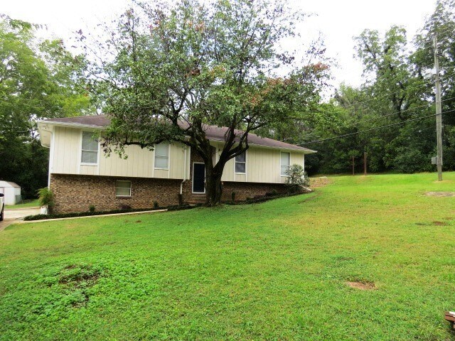 Building Photo - Updated Spacious 3 BR/ 2 BA home in Bluff Park