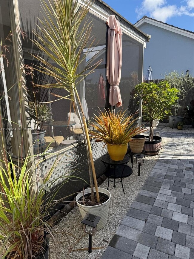 Building Photo - 2704 Pinewood Ct