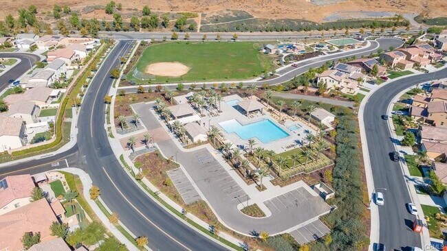 Building Photo - 34212 Woodmont