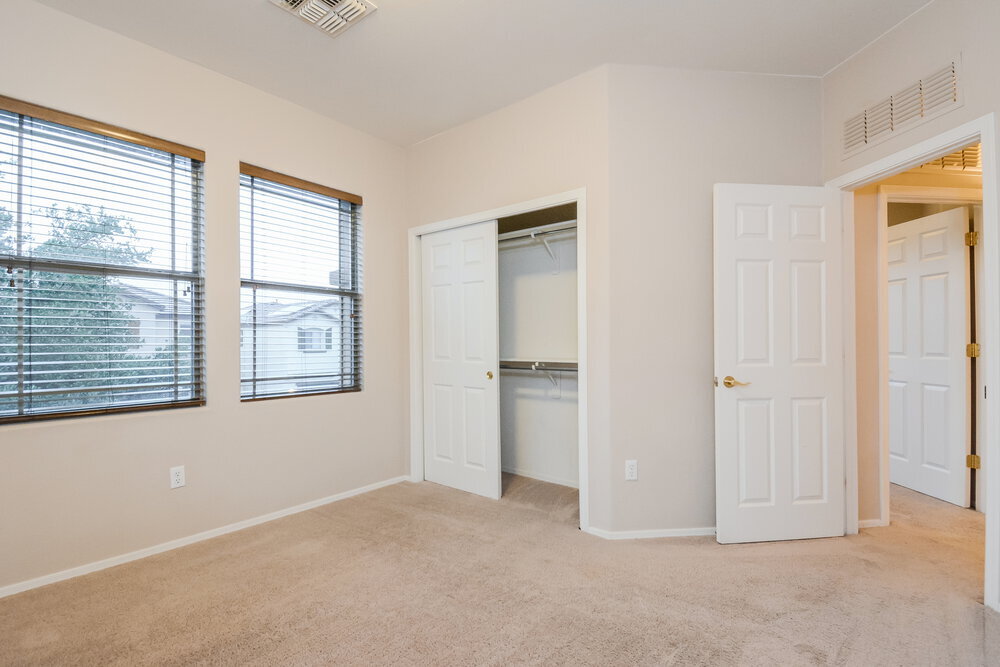 Building Photo - 462 E Calle De Ocaso