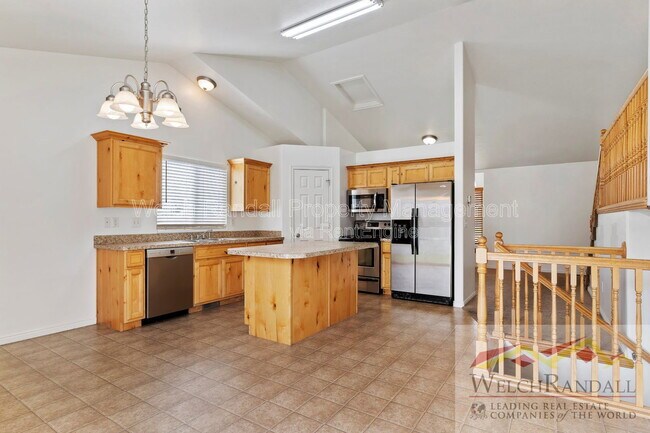 Building Photo - 2126 Pebblebrook Rd
