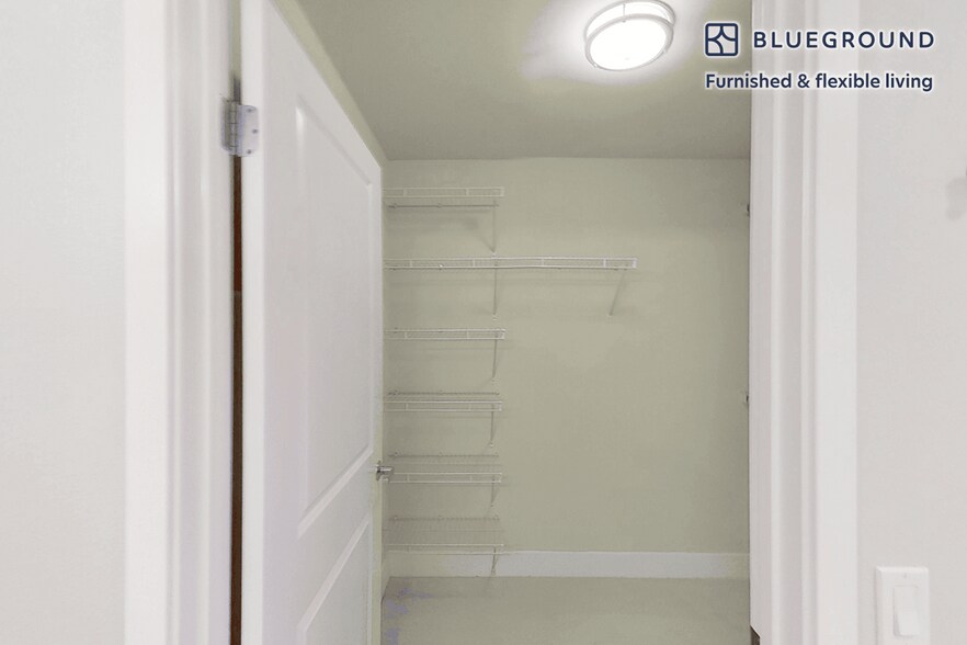 Building Photo - 1000 Lupine-SI FL3-ID5717A