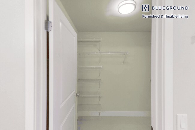 Building Photo - 1000 Lupine-SI FL2-ID4713A