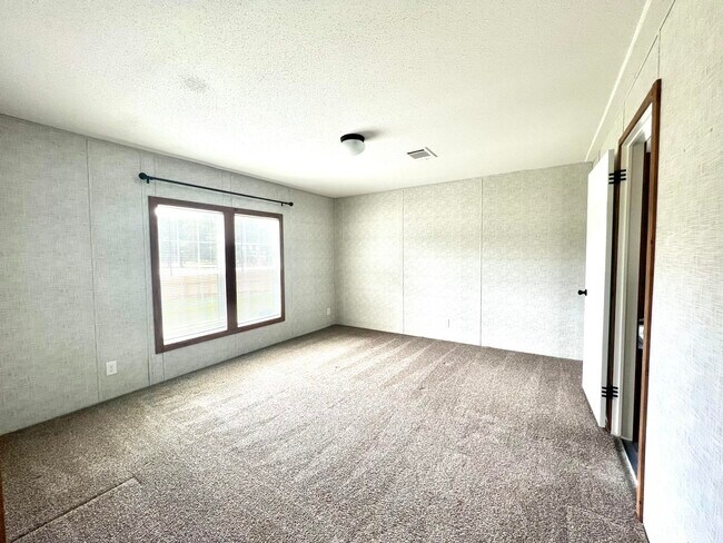 Building Photo - 4800 Davis Ln