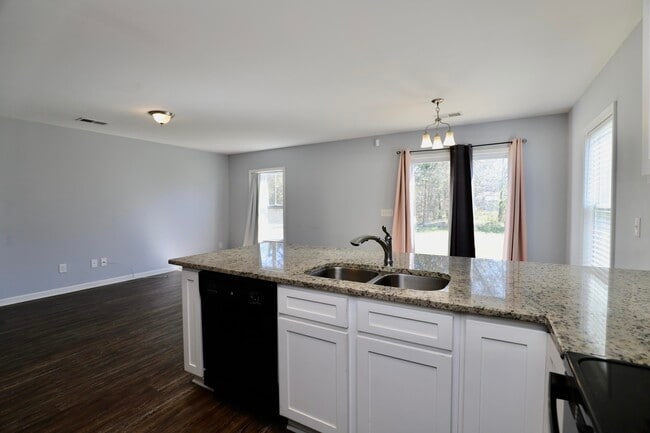 Building Photo - 1009 Providence Plantation Dr