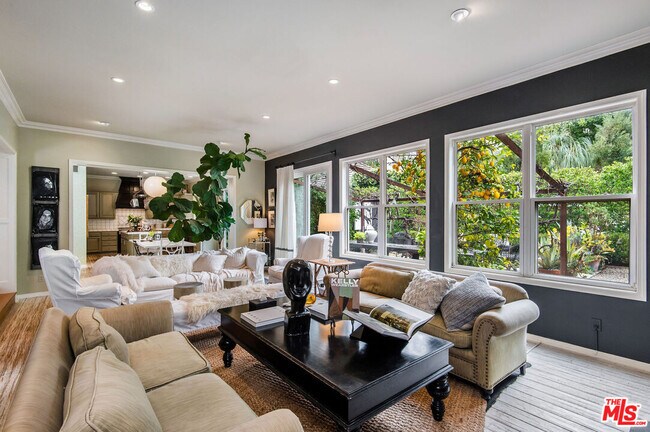 Building Photo - 3470 Consuelo Dr