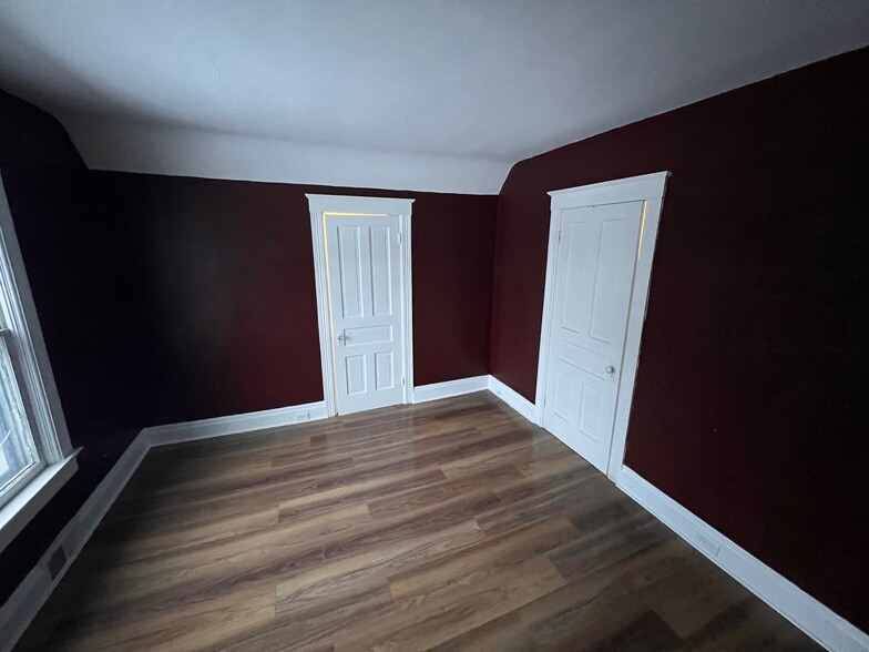 Building Photo - 2518 Hermansau St