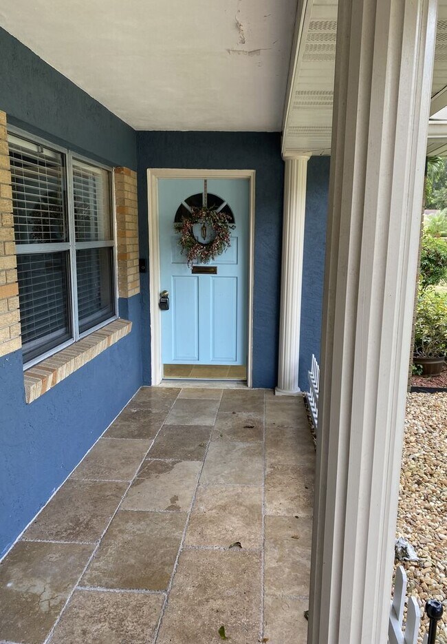 Building Photo - 3/2 Home In Downtown/Conway Area! Zoned fo...