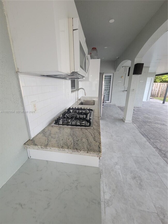 Building Photo - 29263 SW 142nd Ave