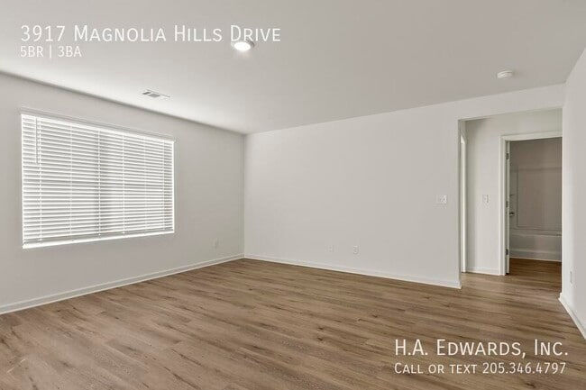 Building Photo - 3917 Magnolia Hls Dr