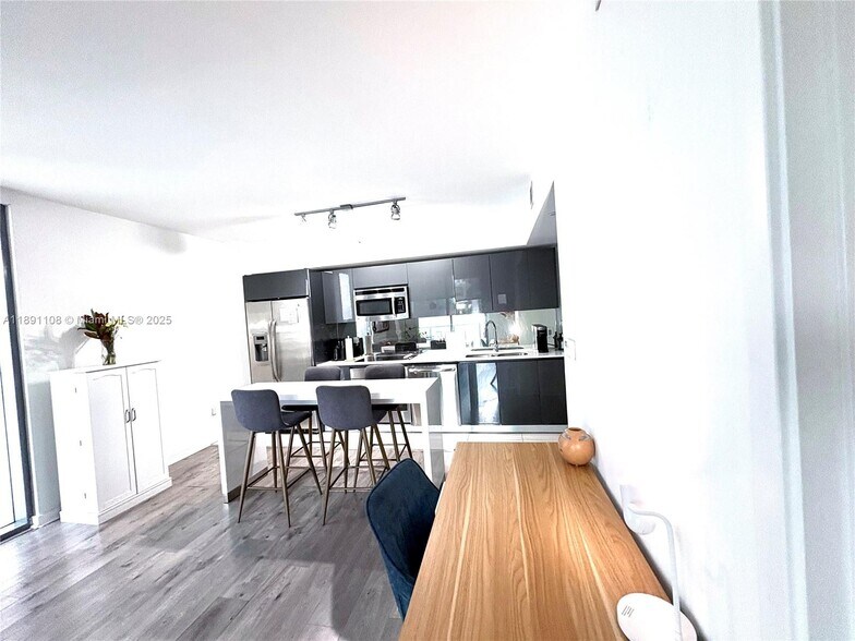 Building Photo - 31 SE 5th St