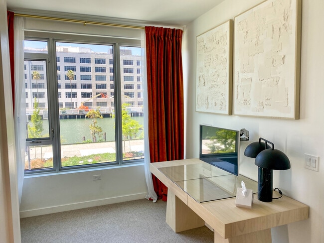 Building Photo - 1000 3rd St