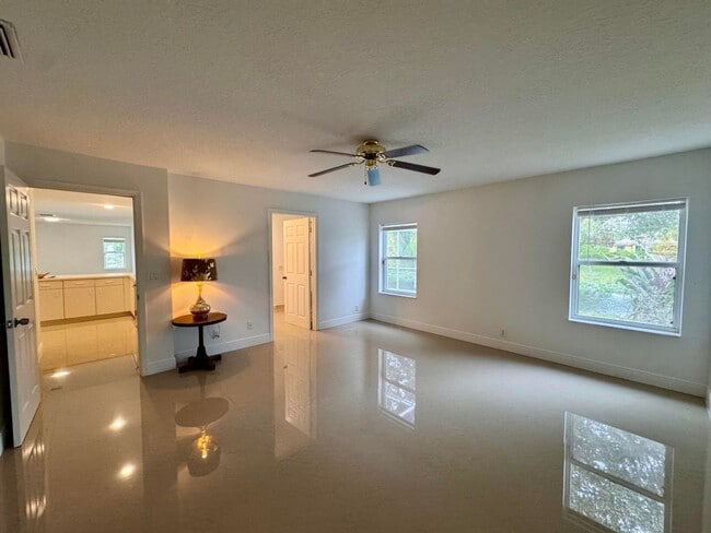 Building Photo - 1132 Hatteras Cir