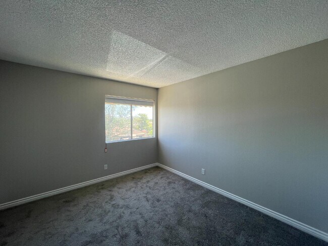 Building Photo - 1303 Darlene Way