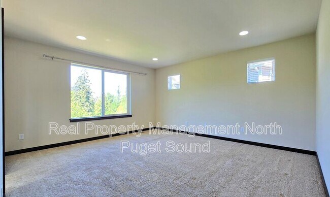 Building Photo - 5114 80th Ave NE
