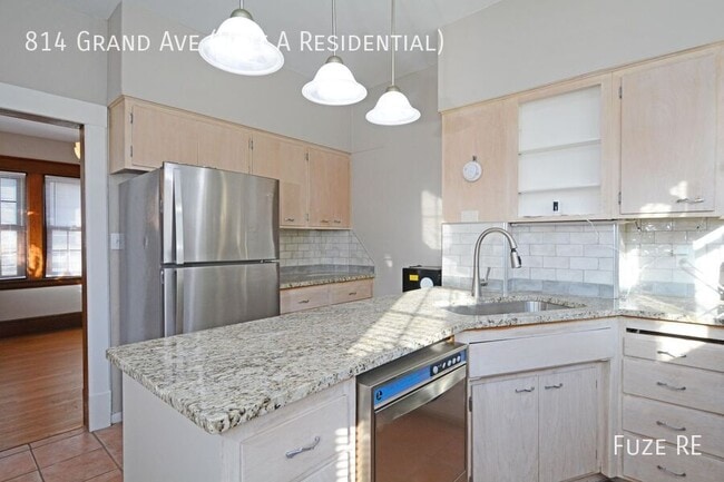 Building Photo - 814 Grand Ave