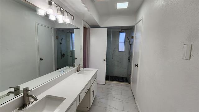 Building Photo - 1526 Silverleaf Dr